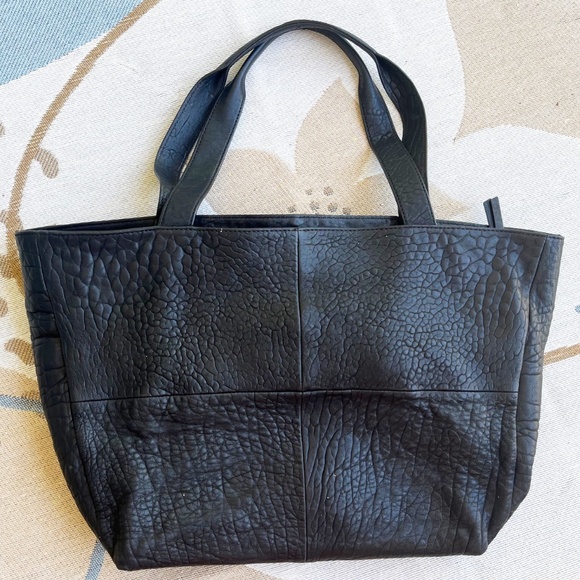 ANTONIO MELANI Handbags - Antonio Melani Leather Tote Purse